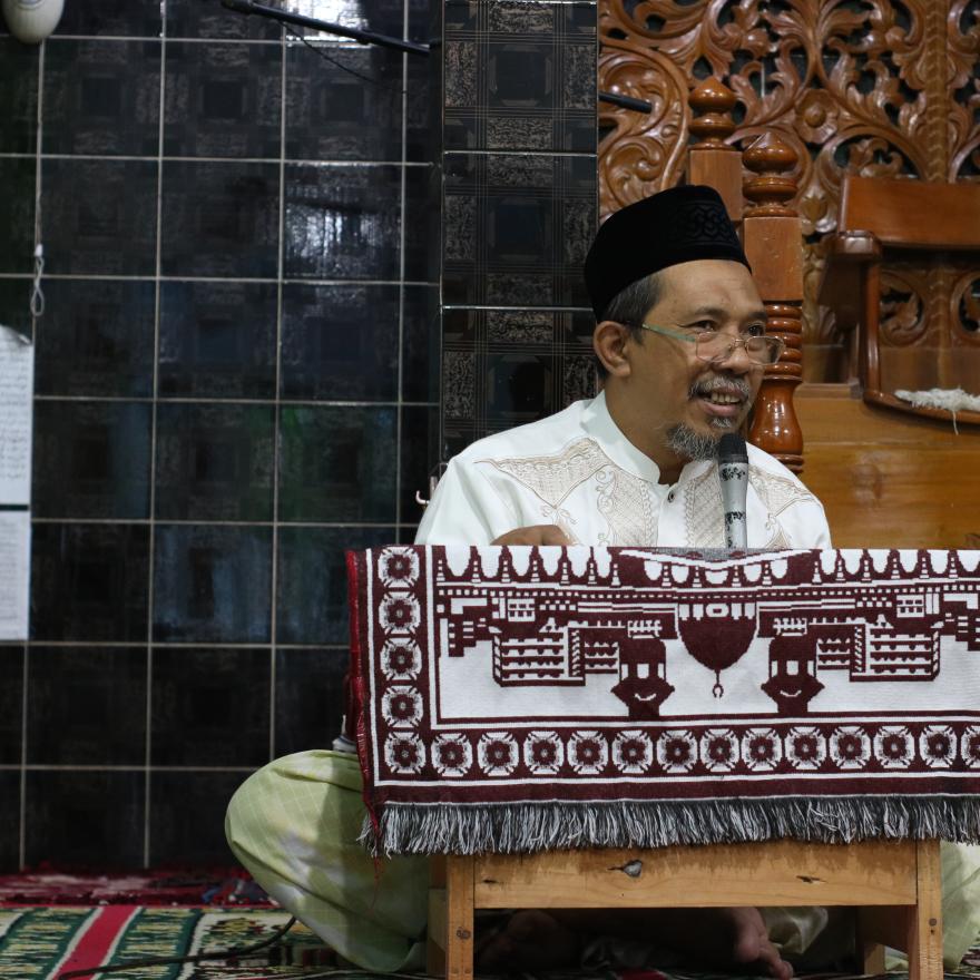 Safari Ramadhan putaran ke-2: KH. Masrur Musyafak menjelaskan Sejarah Sholat